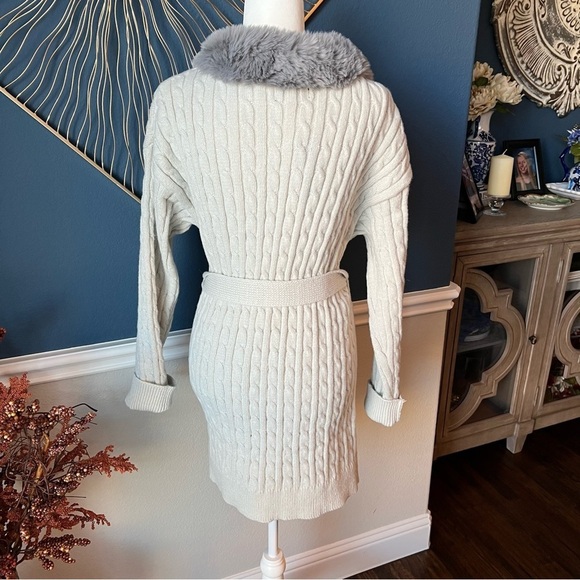 NWT Faux Fur Wrap Cardigan from On Blue - Size Large - Picture 3 of 6